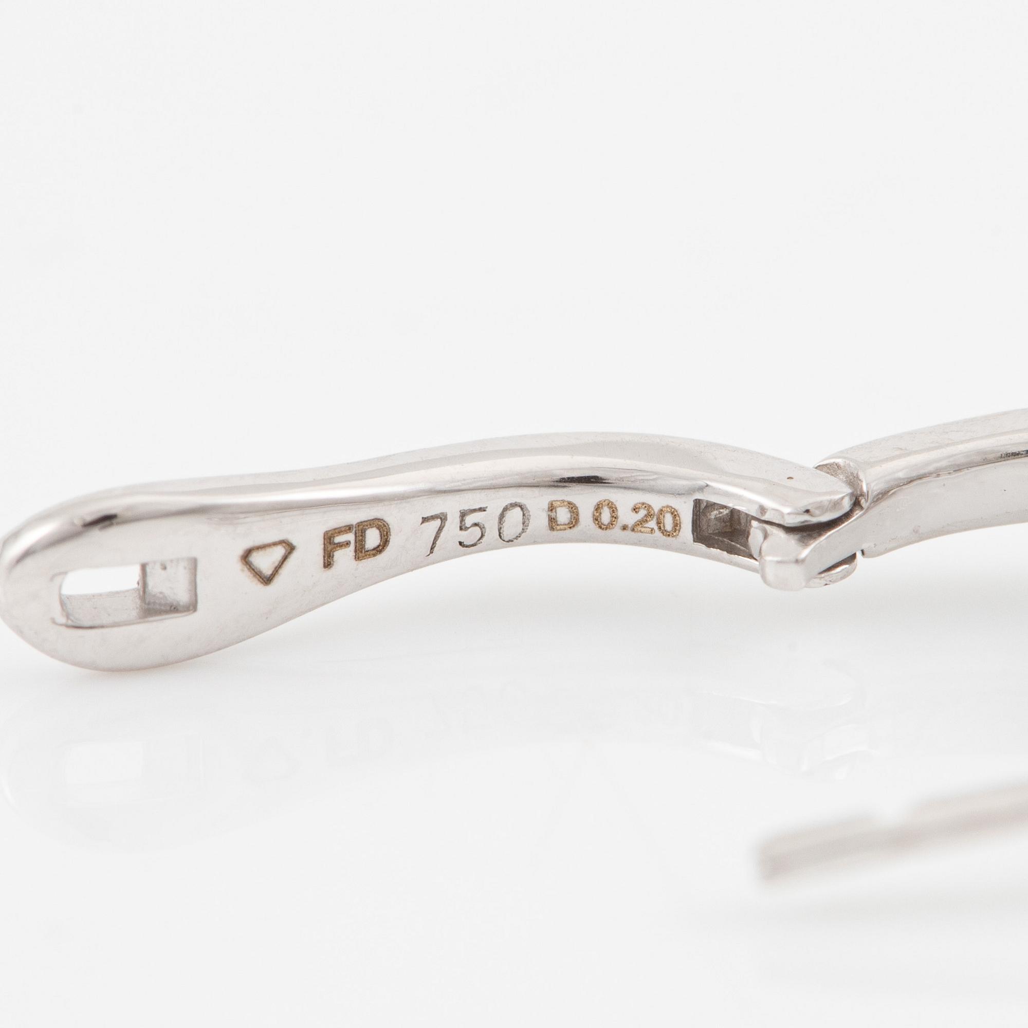 Earrings, 18K white gold set with brilliant-cut diamonds.
