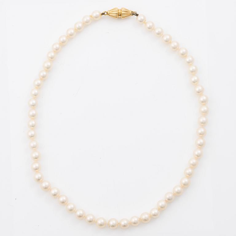 Pärlcollier, odlade pärlor, lås i 18K guld.