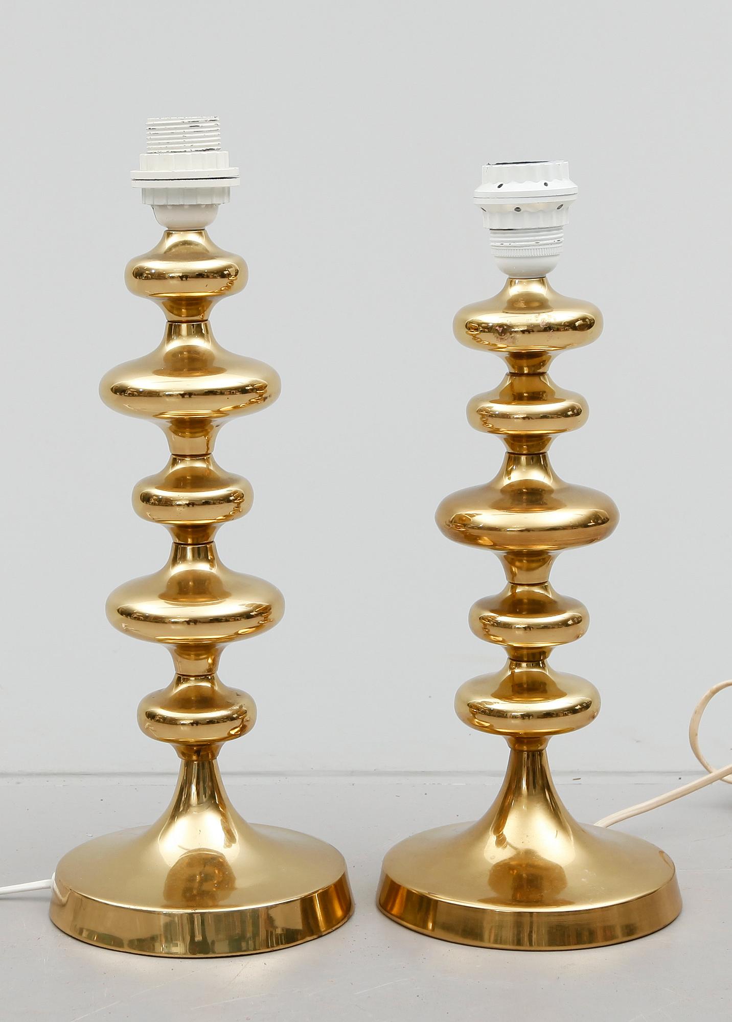 BORDSLAMPOR, 2 st, märkta IA 1705/1706, 1900-talets andra hälft.