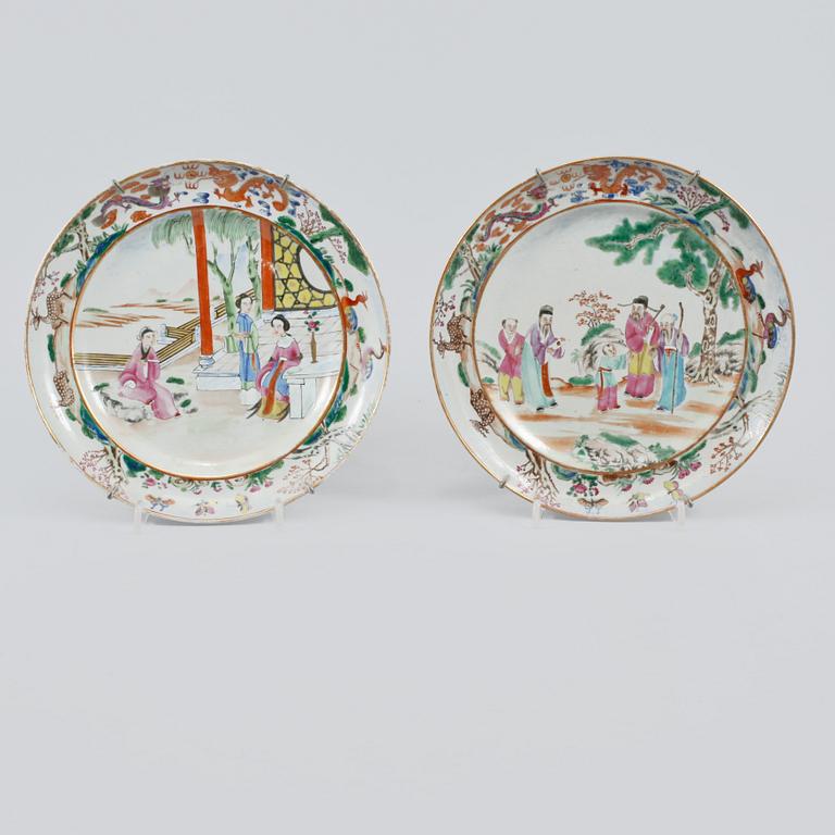 TALLRIKAR, 2 st, porslin, Kina, 1800-talets andra hälft.
