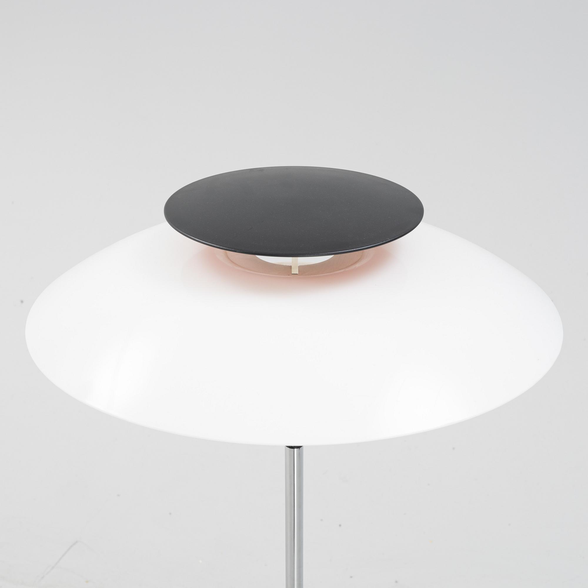 Poul Henningsen, golvlampa, "PH-80", Louis Poulsen, Danmark.