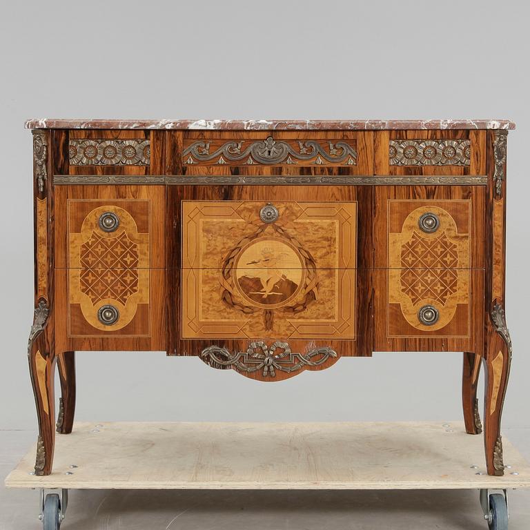 BYRÅ, gustaviansk stil, 1900-talets mitt.