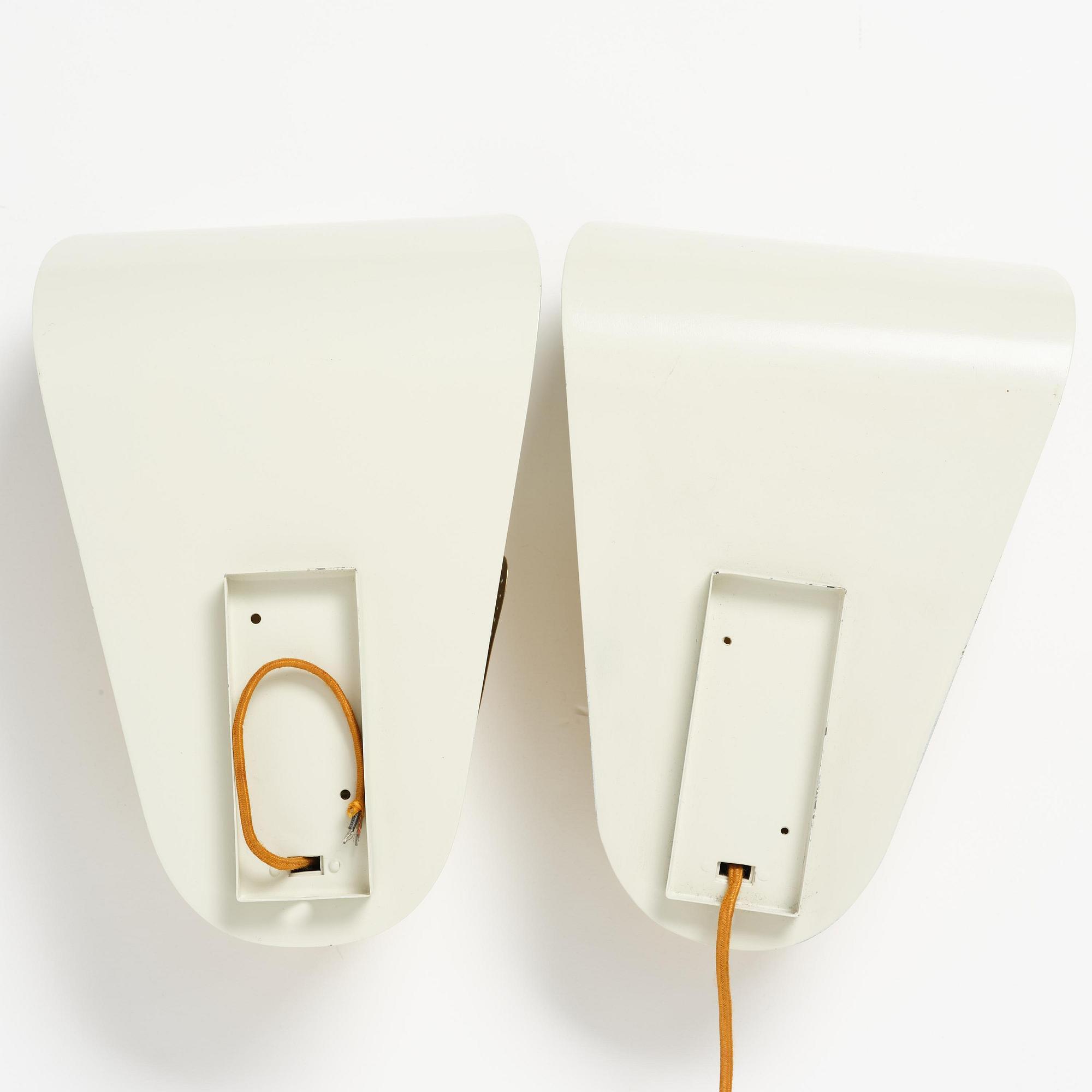 Harald Notini, a pair of wall lamps model "8596", Arvid Böhlmarks Lampfabrik, Stockholm, 1940s-50s.