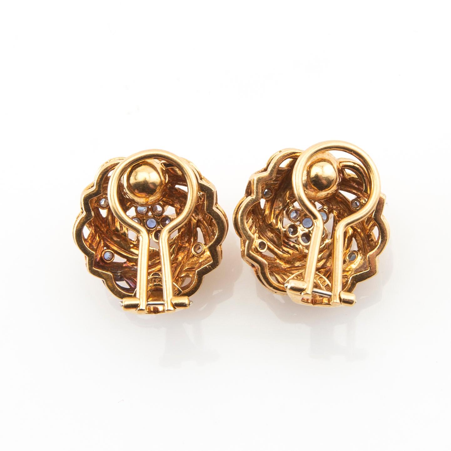 Earrings, a pair of 18K gold with sapphires, Garavelli Valenza Italy.