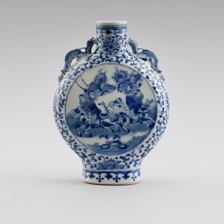 PILGRIMSKRUS, porslin, Kina, 1800-tal.
