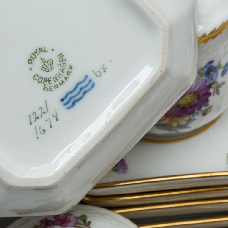 CRÈMEKOPPAR, 9 st, "Frijsenborg 910", Royal Copenhagen, 1900-talets första hälft, porslin.