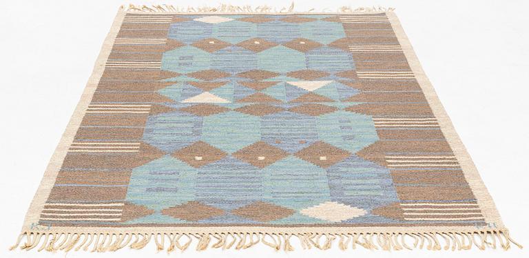 Matta, "Blått stim" rölakan, signerad KJ KH (Karin Jönsson, Klockargårdens Hemslöjd Tällberg) 230 x 154 cm.