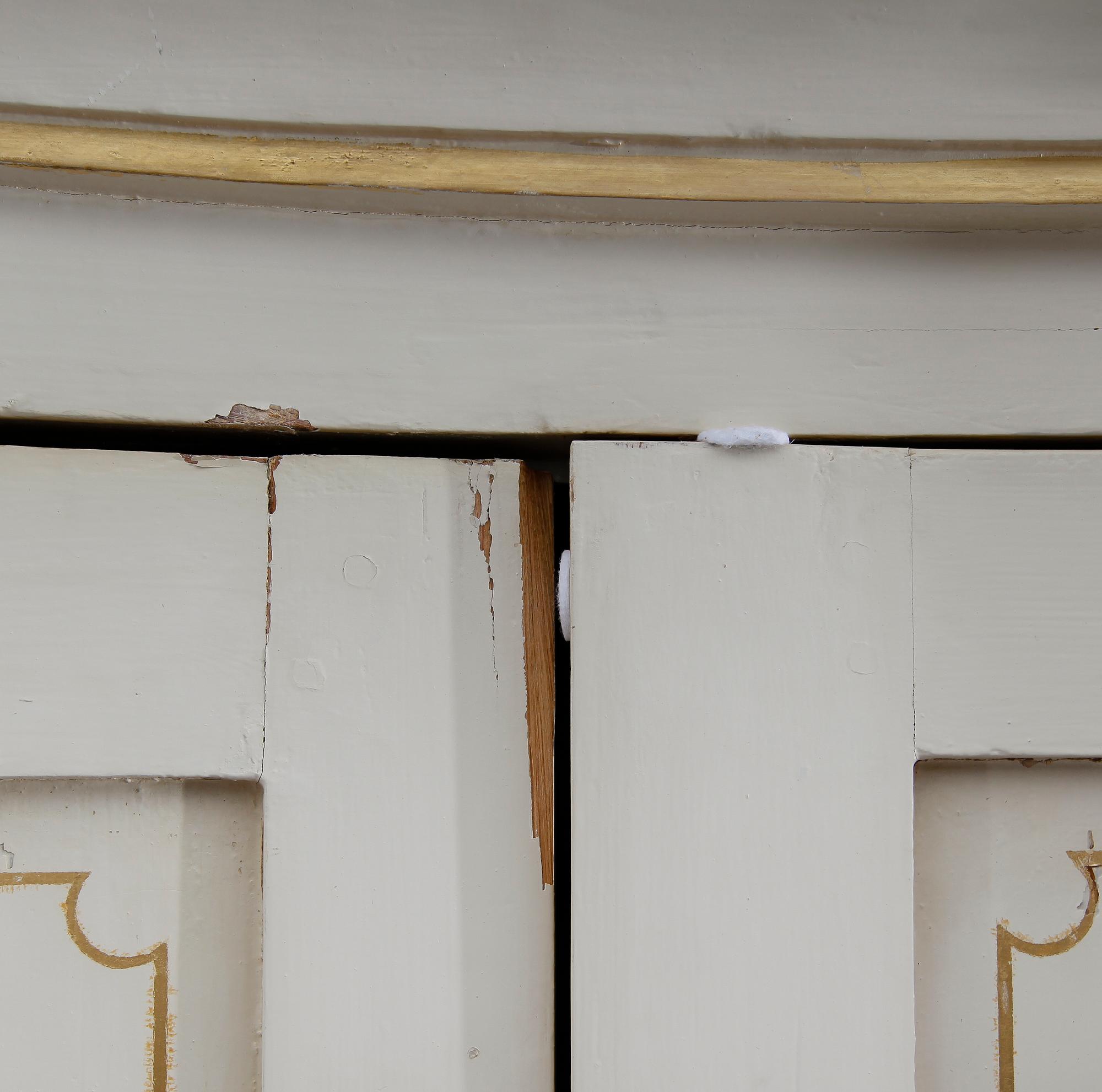 HÖRNSKÅP, 1800-talets andra hälft.