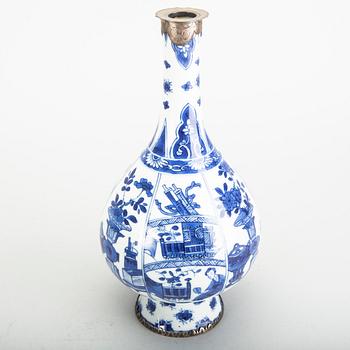 A Chinese porcelain 20th century vase and two bowls.