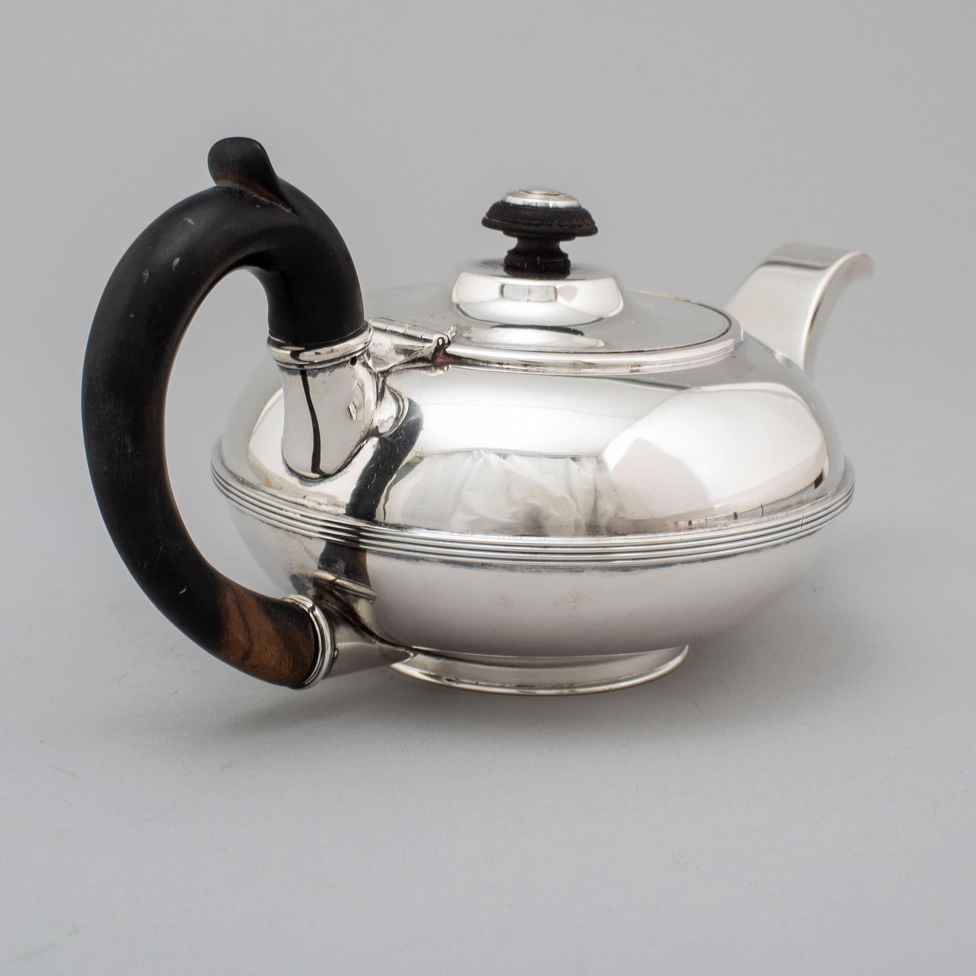TEKANNA, silver, icke identifierad mästarstämpel, S:t Petersburg 1800-tal.
