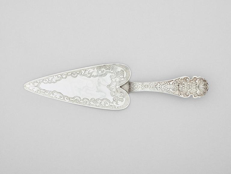 TÅRTSPADE, av Conrad Heitmüller, Nyköping 1740. Senbarock.