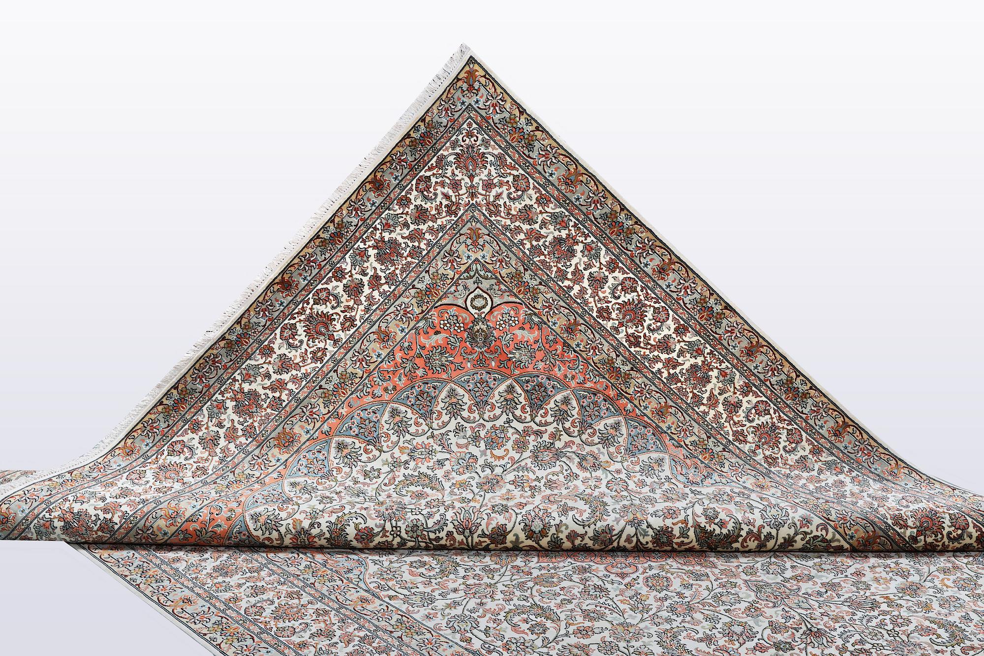 A carpet, Kashmir silke 307 x 220 cm.