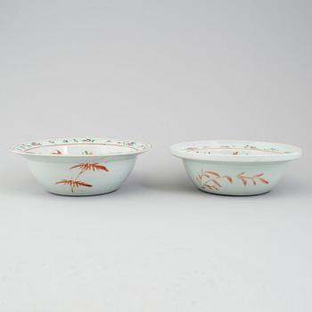 Two famille rose wash basins, late Qing dynasty.