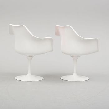 EERO SAARINEN, 6 st "Tulip", karmstolar, Knoll International, modellen formgiven 1956.