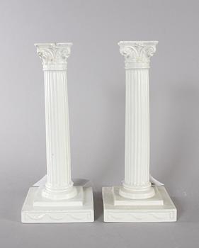 KOLONNLJUSSTAKAR, ett par, flintgods, Gustavsberg 1898.