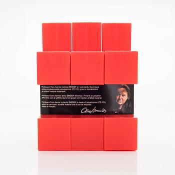 Eero Aarnio, rakennuspalikoita, 30 kpl, "Doggy", Plastex 2009.