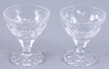 GLASSERVISDELAR, 54 st, sign samt etikettmärkta Orrefors.