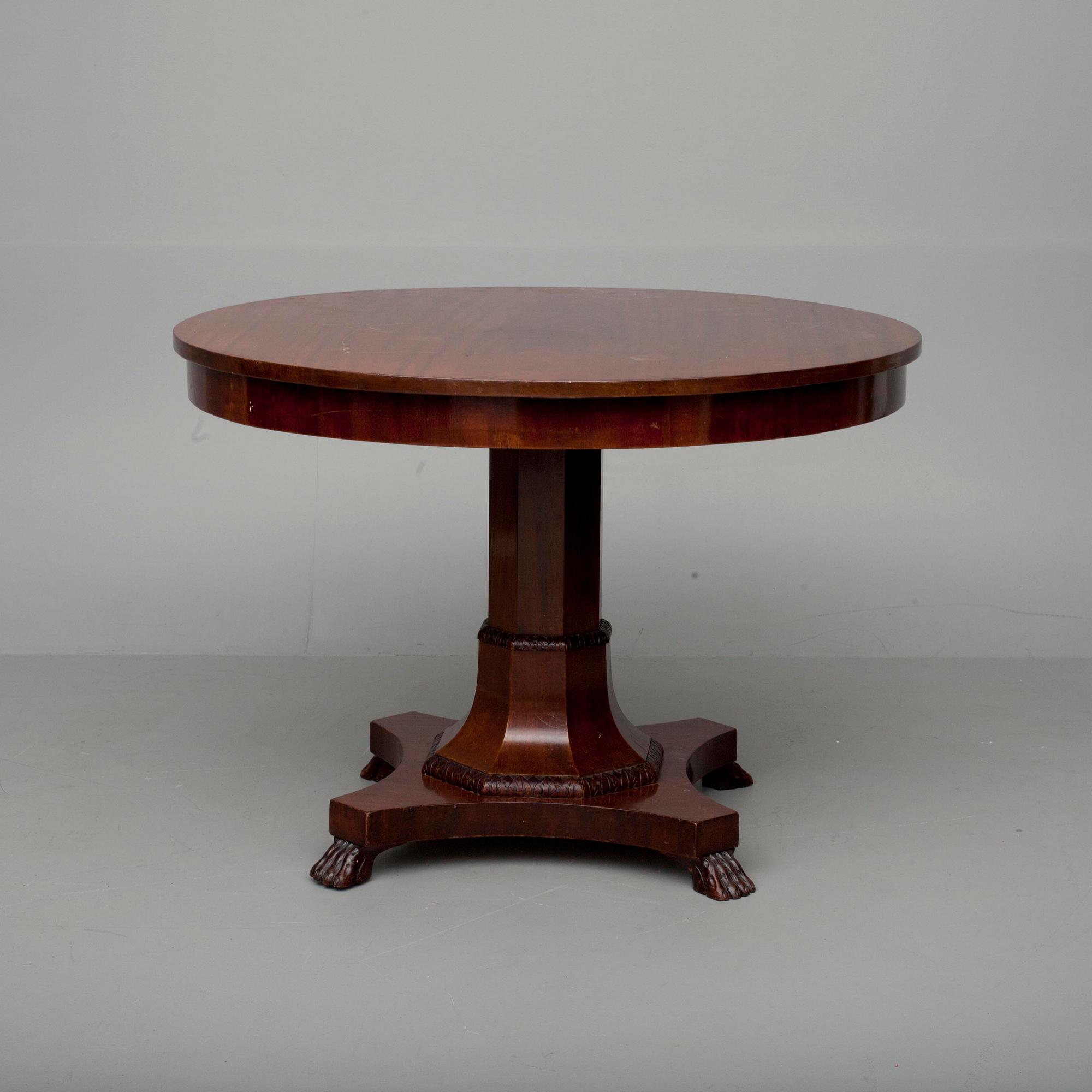 BORD, biedermeier stil, 1900-talets första hälft.