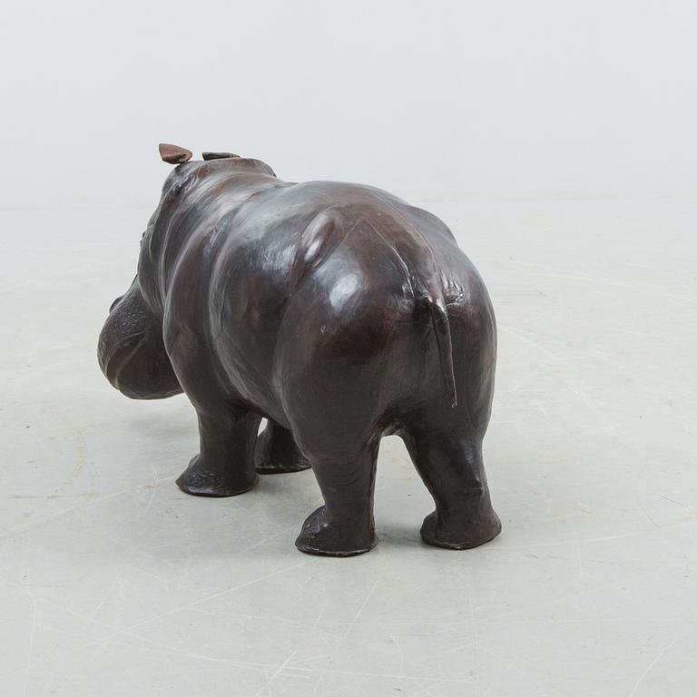 FOTPALL, i form av flodhäst, 1900-talets andra hälft.