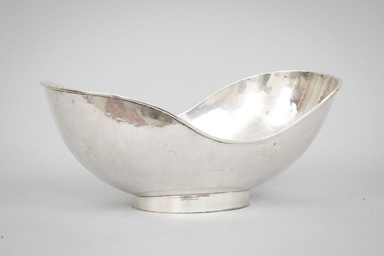 FRUKTSKÅL, silver, William Crona, Malmö, 1954. Vikt 1064 g.