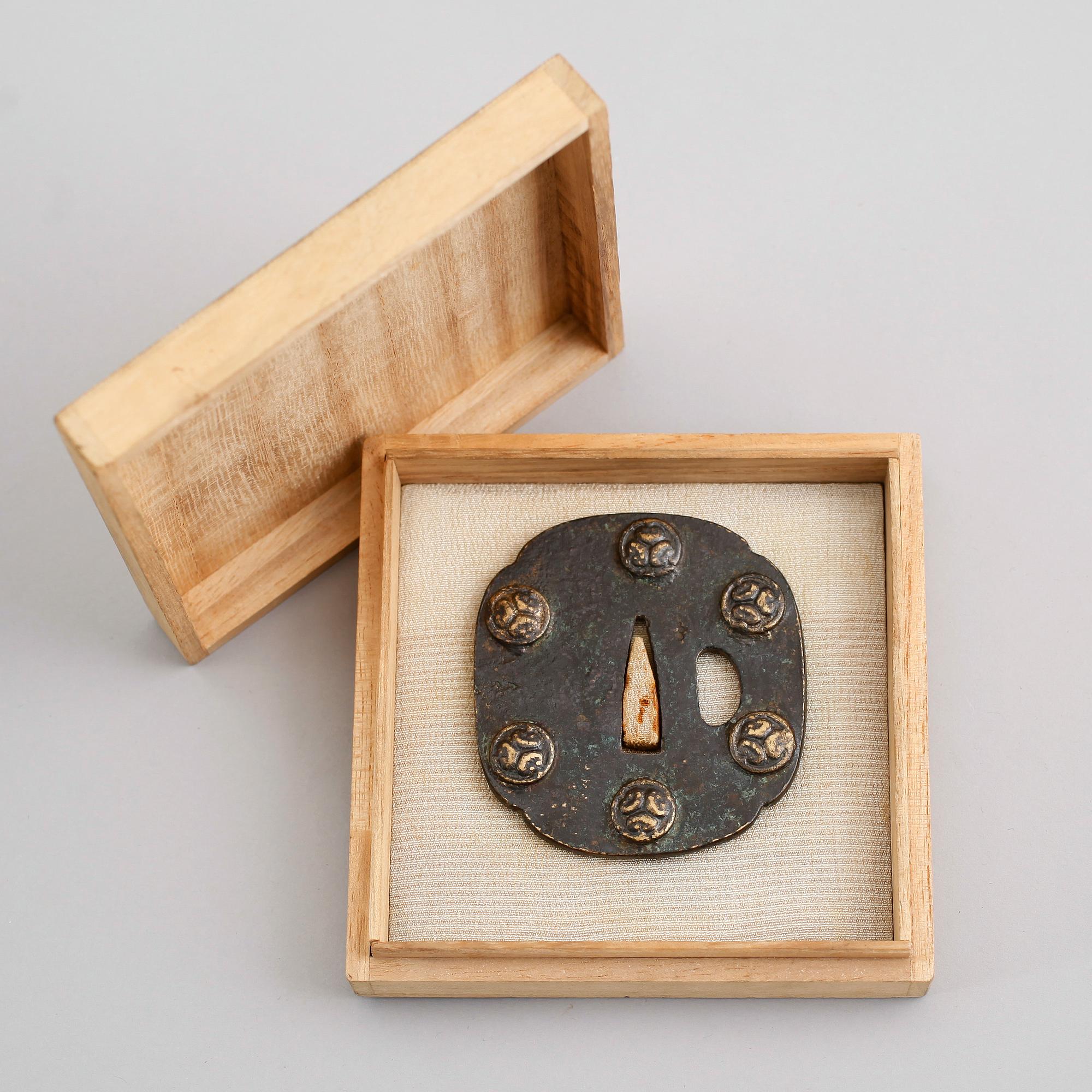 TSUBA, järn, Edo 1603-1868.