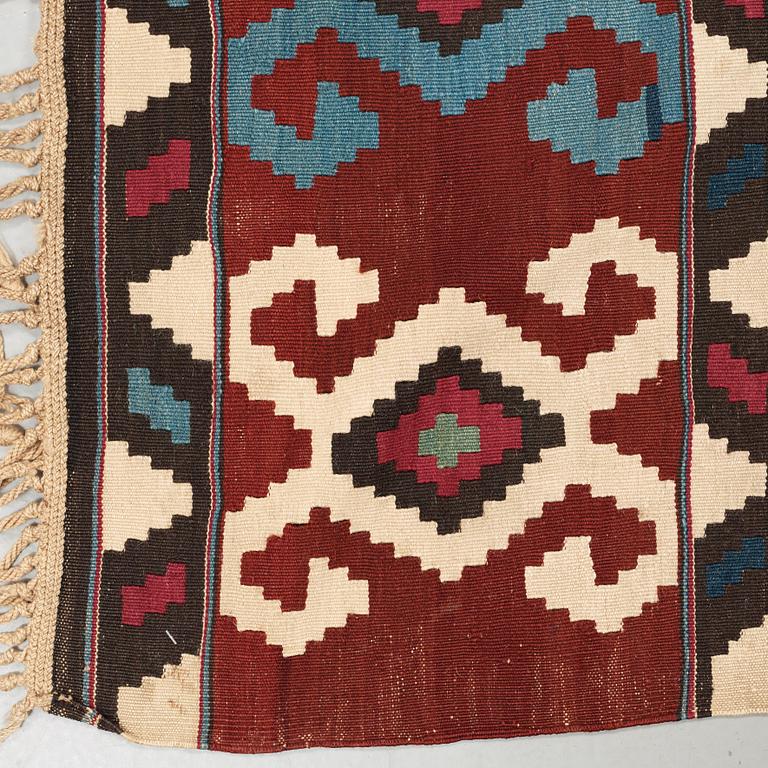 CARPET. Antique Caucasian Kilim. 276 x 178,5 cm.