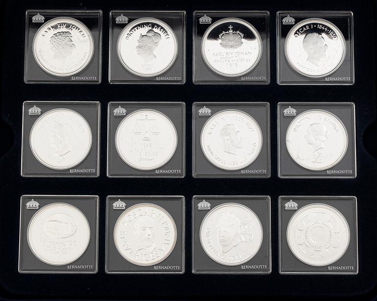 Medals, 24, silver .925, “The Bernadotte Dynasty”, Mynthuset Sverige.
