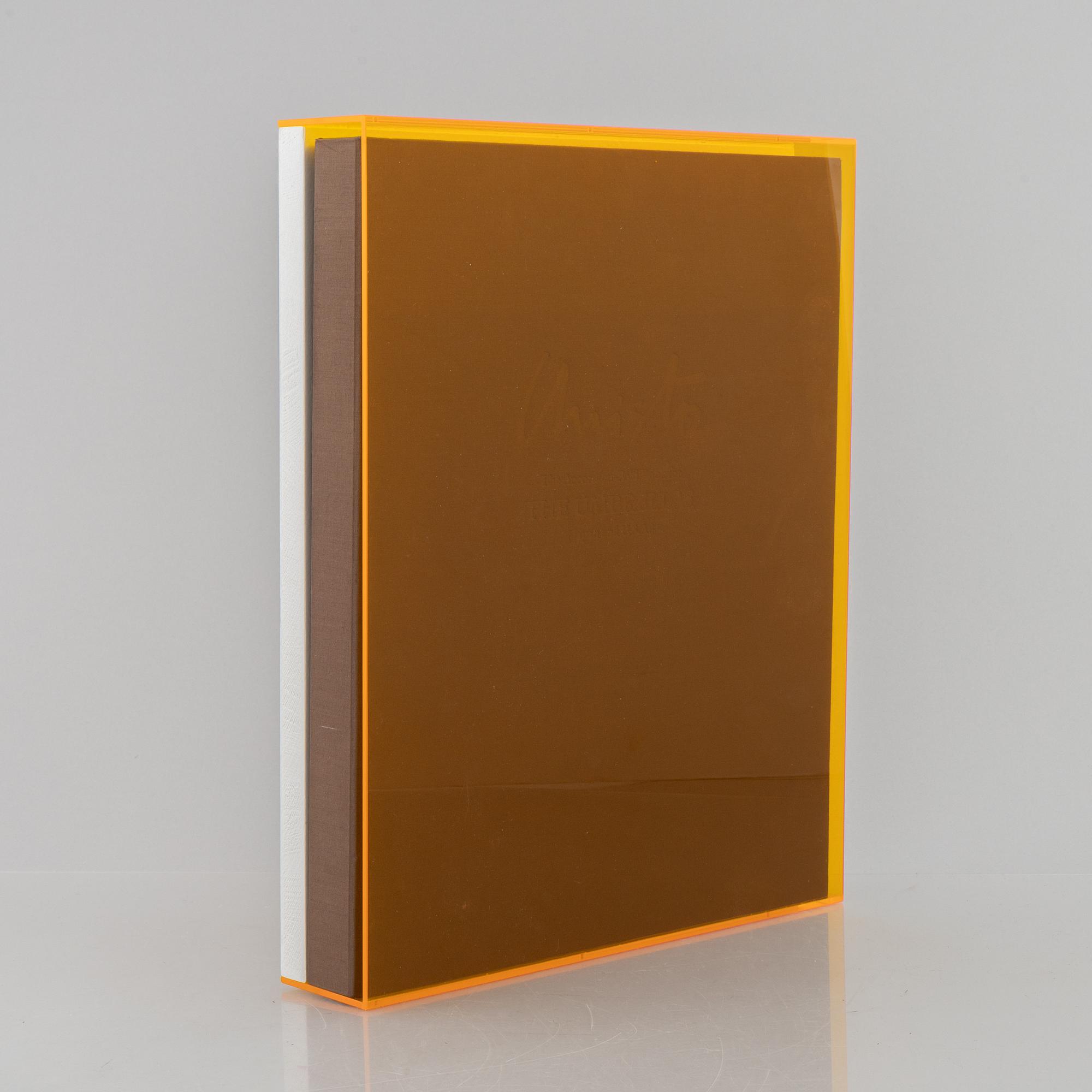 Christo, Book, "The Accordion-Fold Book for The Umbrellas (Japan and U.S.A), Bedfords Arts Publisher, 1991.