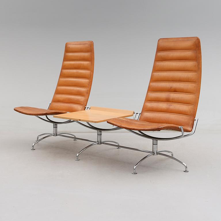 FÅTÖLJER 1 PAR SAMT BORD, "SAS Chair Series", Fritz Hansen, 1982.