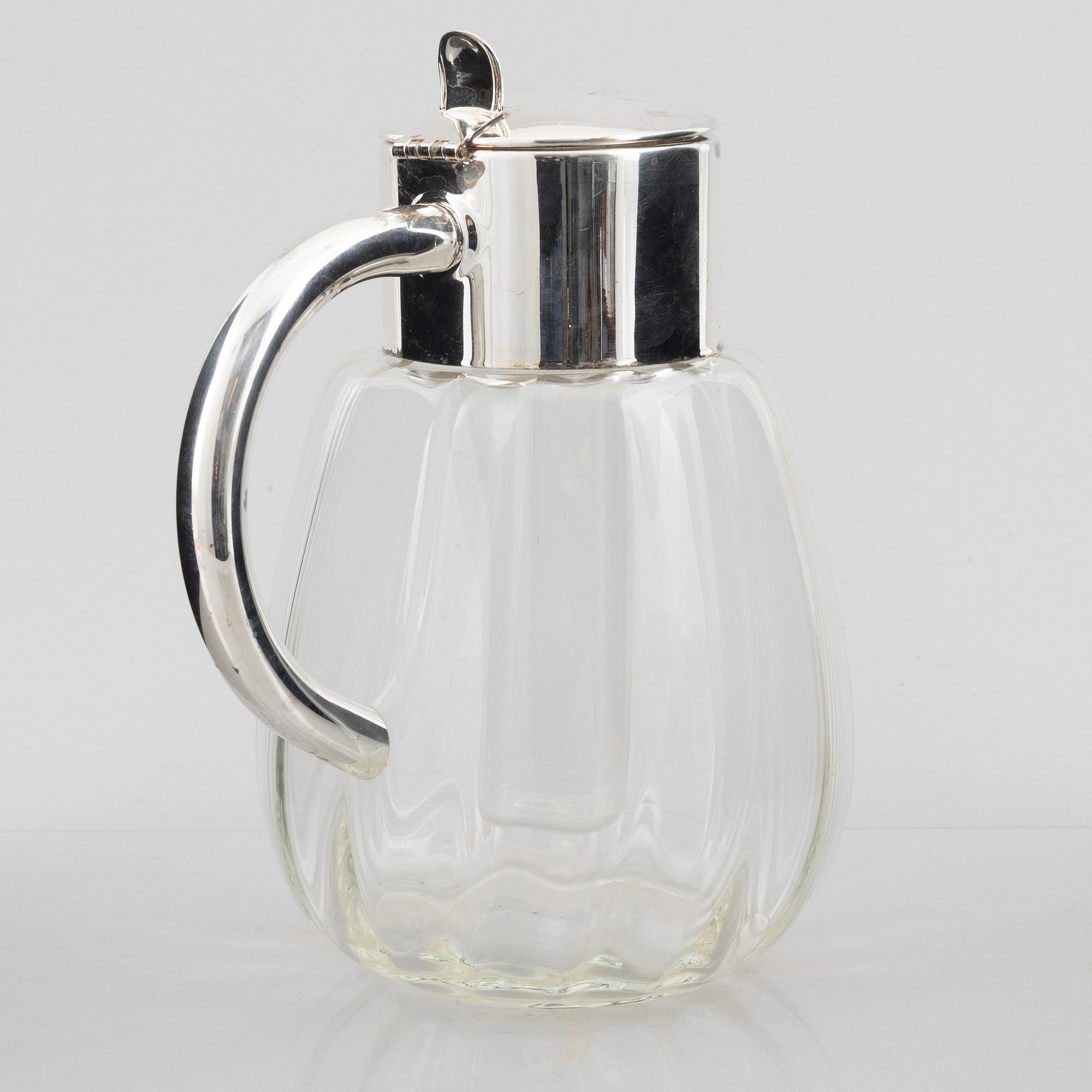 Lemonadkanna/cocktailkanna, saluförd på Firma Svenskt Tenn, 1900-talets andra hälft.