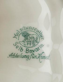 FIGURIN, porslin, Hutchenreuther Selb-Bavaria, Abteilung für Kunst, sign. K.Tutter. 1900-tal.