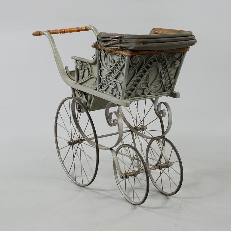 BARNVAGN, omkring år 1900.