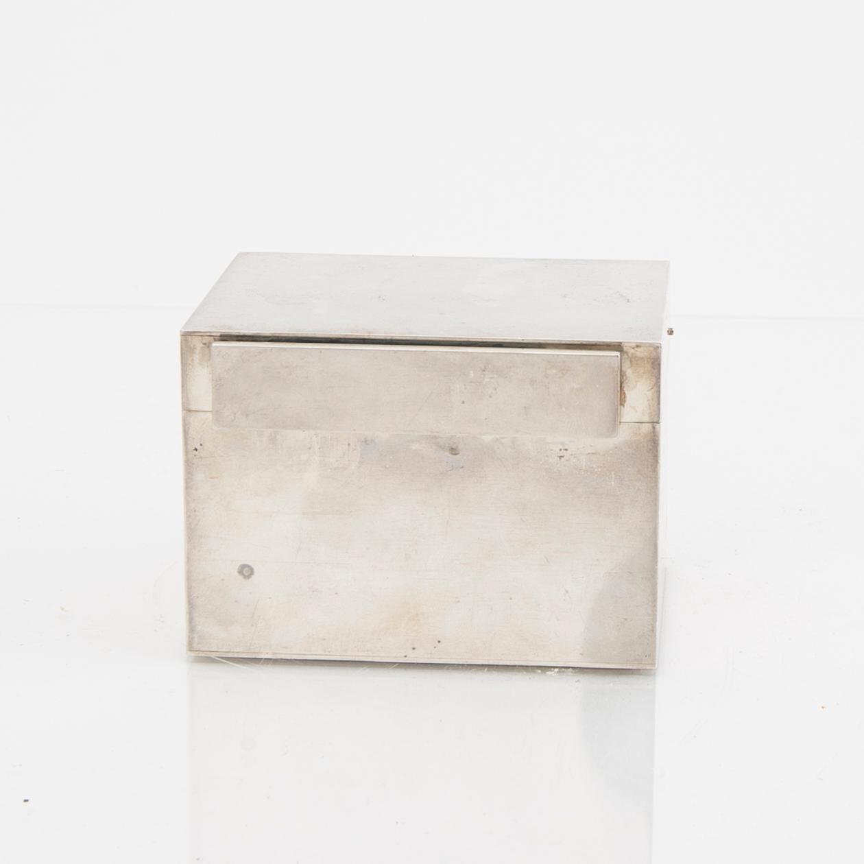 A Swedish 20th century sterling silver box mark of Lars Håkansson Malmö 1993 weight 2336 grams.