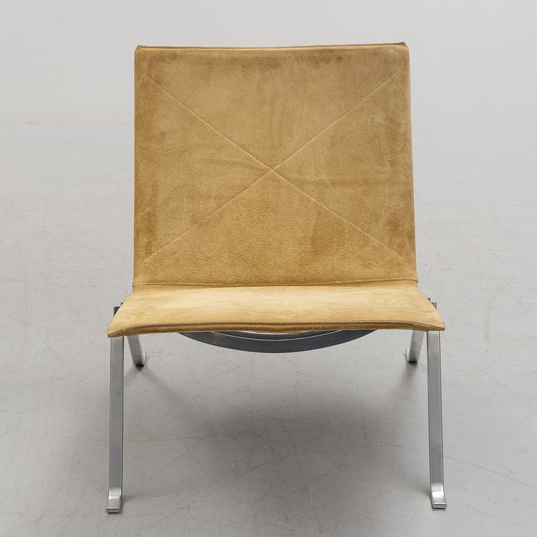 A pair of "PK22" chairs, designed by Poul Kjaerholm, E Kold Christensens.