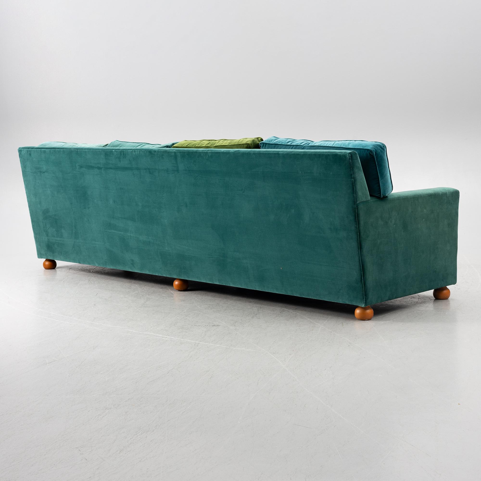 Josef Frank, soffa, "Långsoffan", modell 3031, Firma Svenskt Tenn.