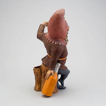 FIGURIN, målad terrakotta, troligen Tyskland, 1900-talets första hälft.