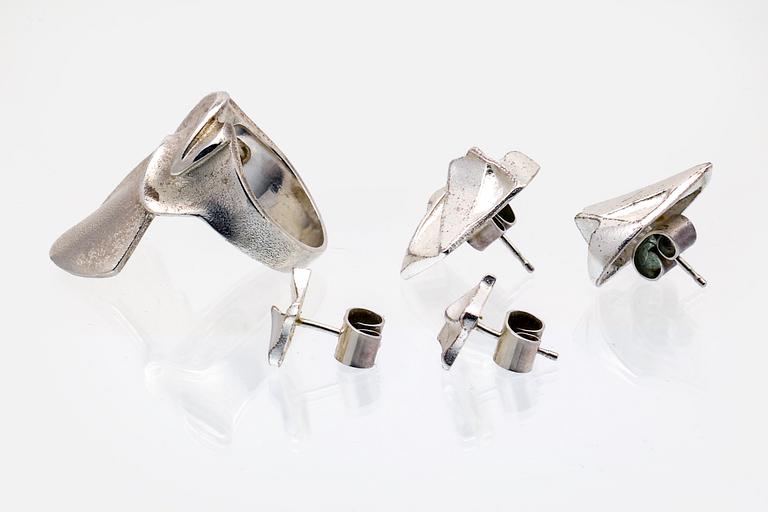 Lapponia 2 par örhängen och 1 ring, sterling silver.