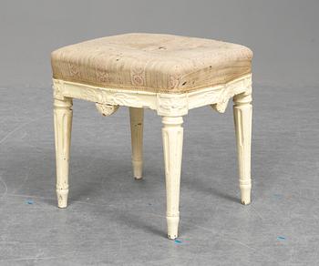 680. TABURETT. Gustaviansk.