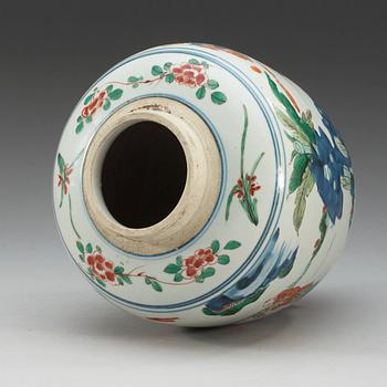 A Transitional wucai jar, 17th Century.