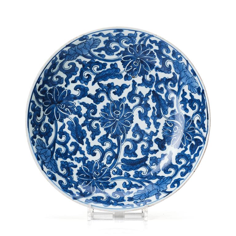 A blue and white lotus dish, Qing dynasty, Kangxi (1662-1722).