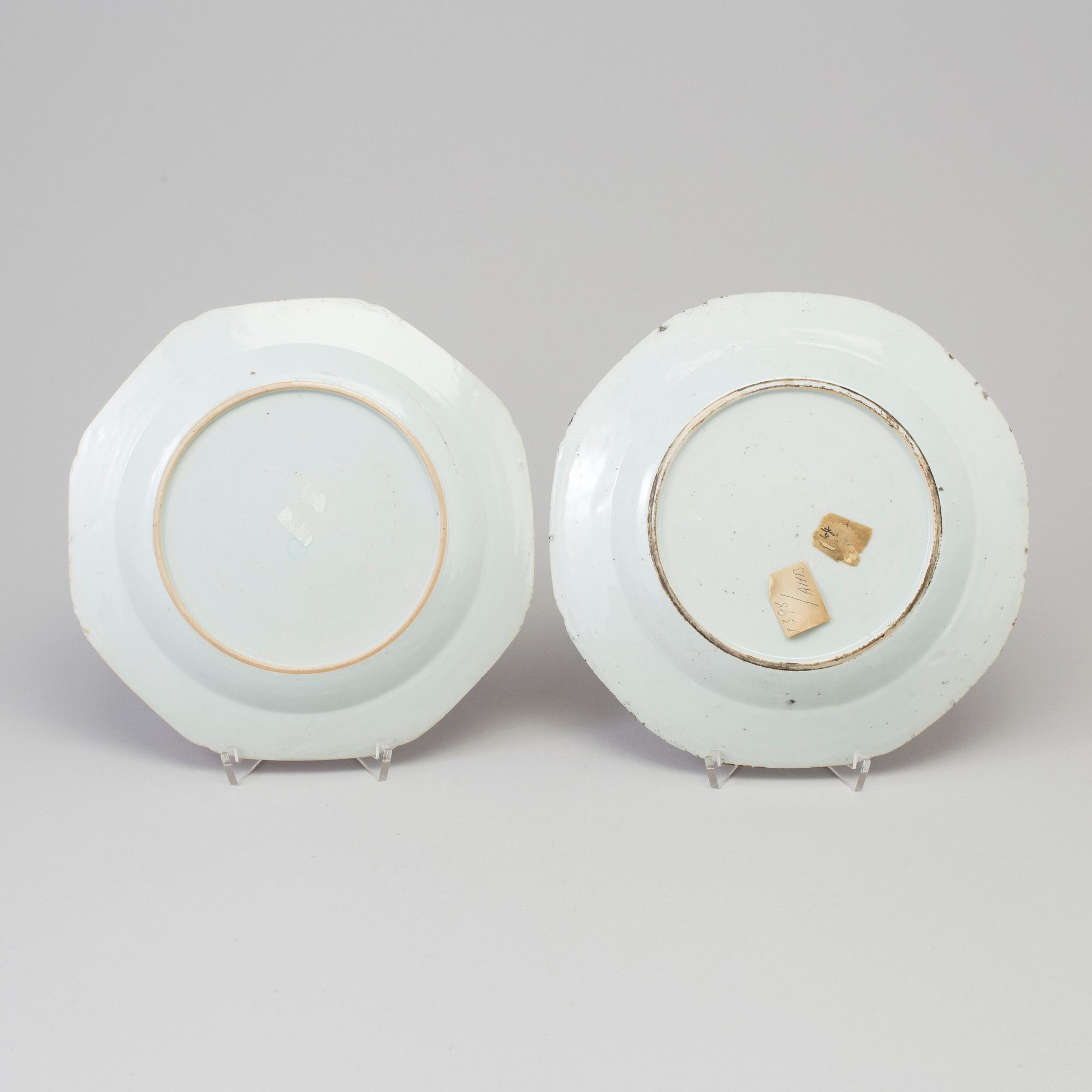 Two purpur camaieu dishes, Qing dynasty, Qianlong (1736-95).