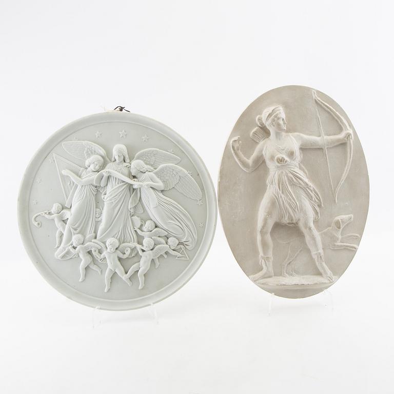 Väggreliefer 2 st Bing & Grøndahl och Torvaldsen museum Danmark 1900-talets början.