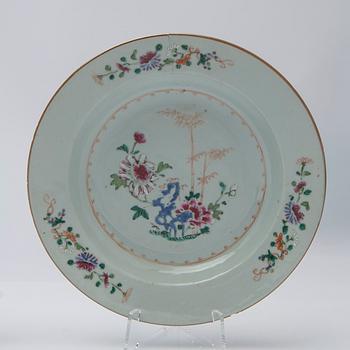 Tallrikar, 4 st, Kina, Qianlong (1736-95).