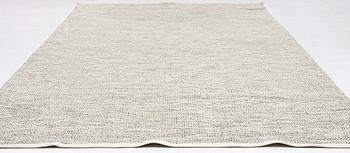 Matta, 390 x 240 cm., modern tillverkning.