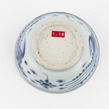 A blue and white porcelain bowl, Ming dynasty (1368-1644).