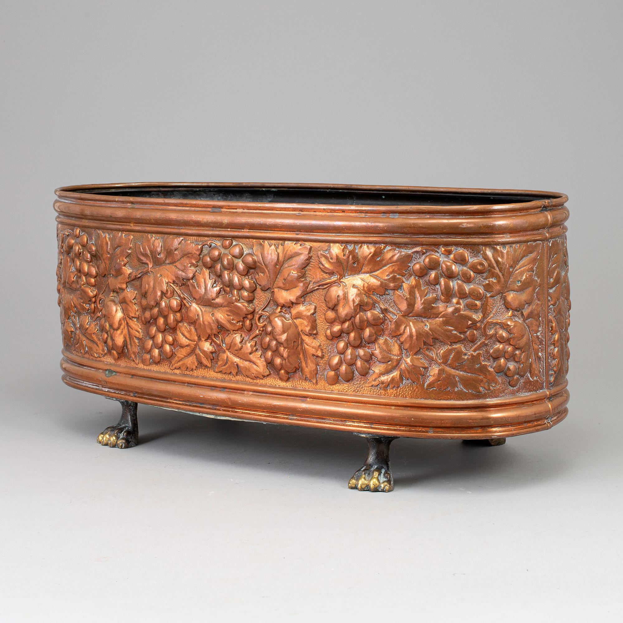 A 19th century copper jardiniere.