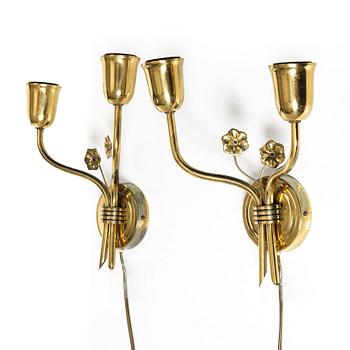 A pair of Scandinavian Modern wall lamps, 1940s.