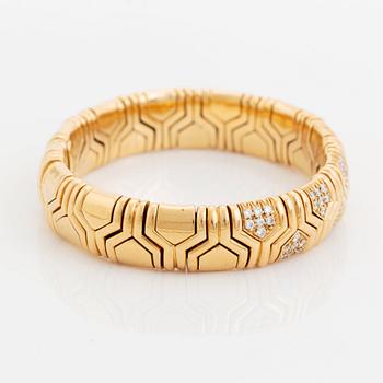 Bulgari armband 18K guld med runda briljantslipade diamanter.