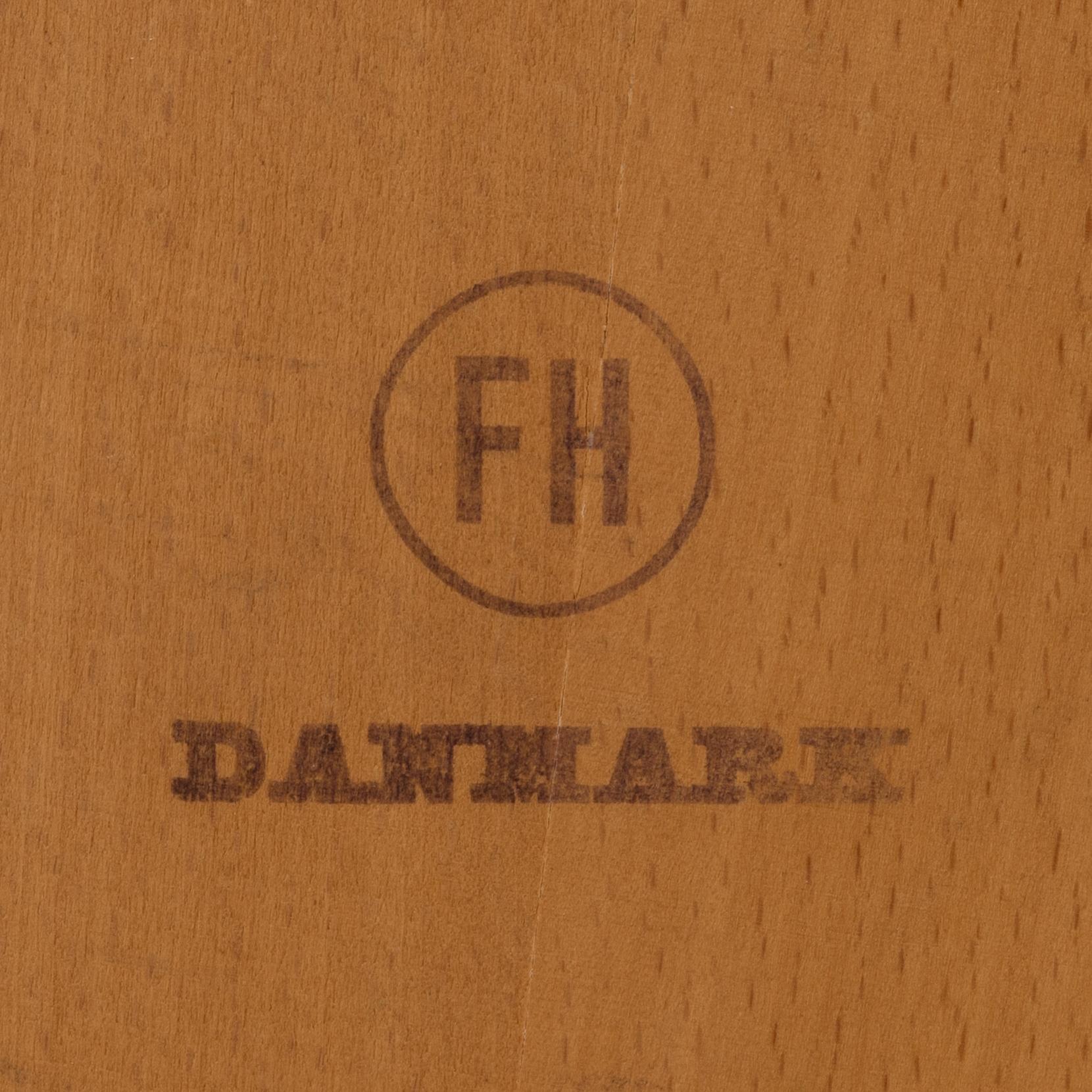 Arne Jacobsen, Table, model 3601, Fritz Hansen, Denmark.