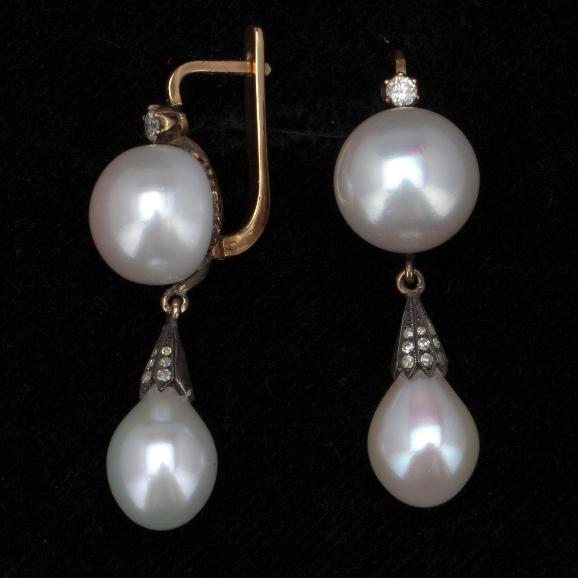 ÖRHÄNGEN, guld 14K / 56, diamanter tot. ca 0,38 ct, pärlor. Ryssland 1899-08.